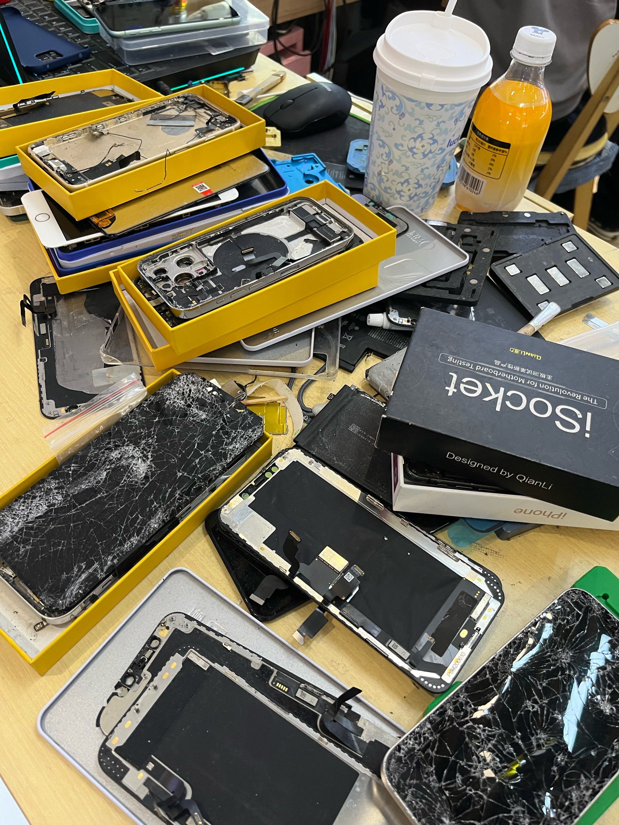 手机配件轻松换!真的很快