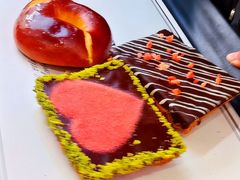 -HOT CRUSH趁热集合·现烤面包(上海环球港店)