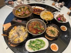 -帅巴人舅母子腊蹄民俗村