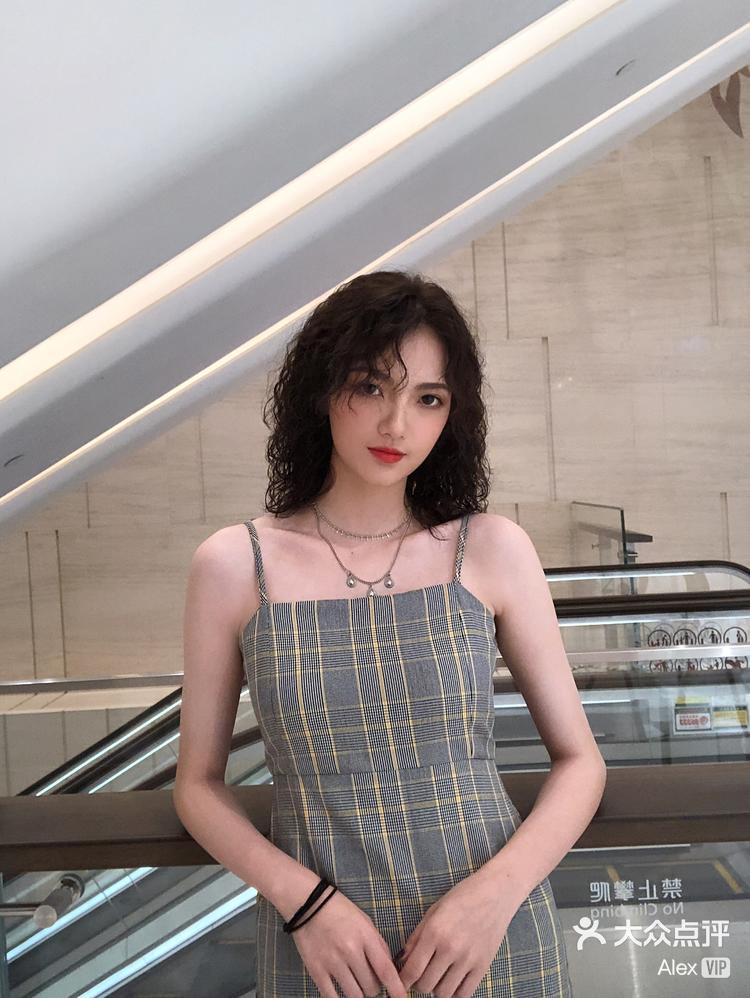 明星打卡地广州烫发网红发型