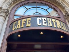 -中央咖啡馆