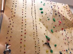 -ROCKPLUS攀岩馆(环宇城店)