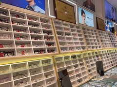 -沫芮眼镜·蔡司官方授权店(人民广场店)