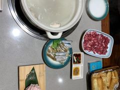 -四点金粥底火锅(沂州里店)