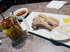 手抓羊肉半斤-贯贯吉·清真餐厅(浙江中路店)