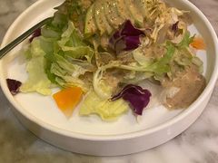 牛油果蔬菜沙拉-雀蓝川菜(星悦汇店)