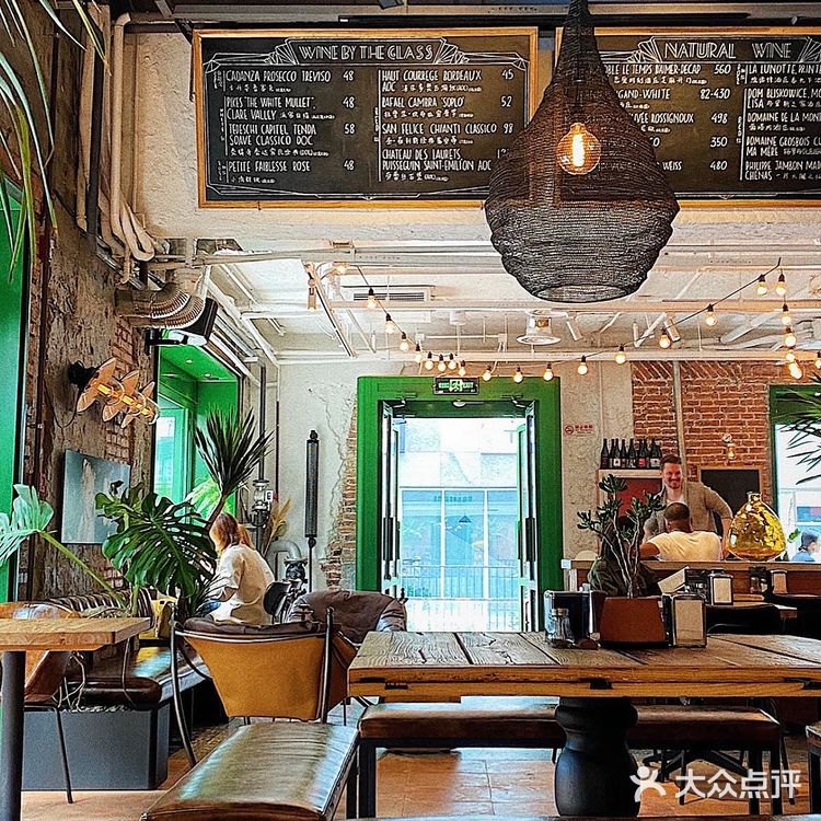 我又来了 这是三里屯吗 明明是巴黎的街边！！