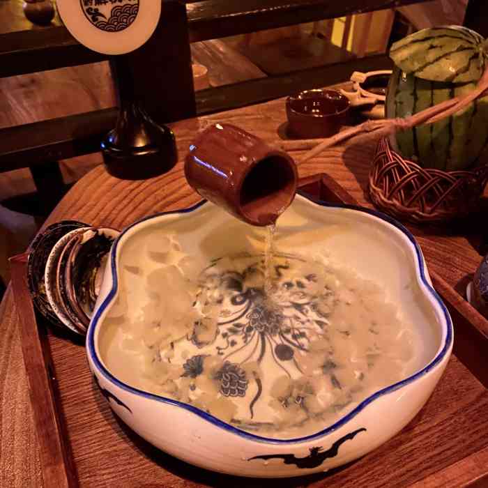 解忧坊(贵阳店)-"表演真的很赞,然后跳舞的那个小哥哥姿态柔.