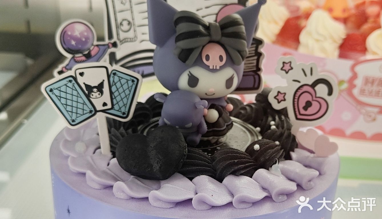 万圣节有个阿飘蛋糕，会是什么样的心情