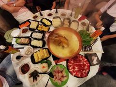 -鲜入围煮花胶鸡海鲜火锅