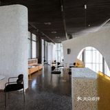 社交与艺术的双重空间表达
