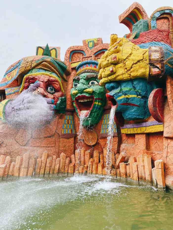 北京欢乐谷-"以前的蚂蚁王国现在改为甜品王国了我是和5.