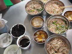 -正宗杨记普洱酸醋米线(总店)