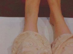 给客人提供裤子-古都梅按摩足浴(世界广场店)