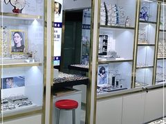 -臻美视爵眼镜·明月·依视路·蔡司折扣店(广渠门店)