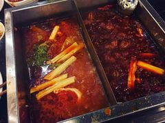 -百年川椒重庆老火锅(光谷店)
