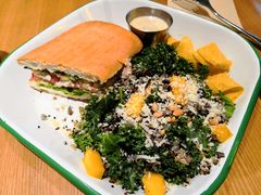 鸡胸肉三明治-HELLO 27 意面·沙拉·帕尼尼