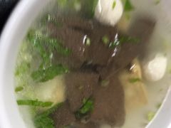 肉丸汤-松树干拌面店