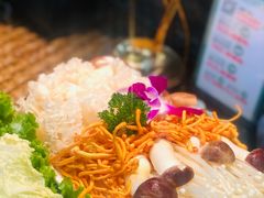 -慢丽江·云南野生菌土鸡锅(西山店)