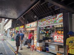 -东海岸人工湖美食村