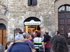 -Gelateria Dondoli