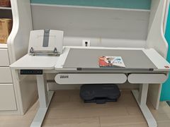 -康朴乐儿童学习桌椅(蓝色港湾店)