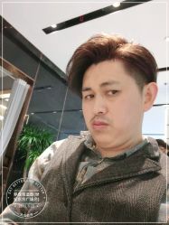 -罗亚帝造型·烫发染发