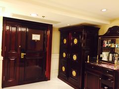 -深圳富苑皇冠假日套房酒店
