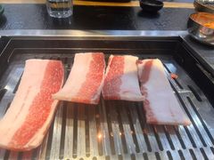-臻牛烤肉