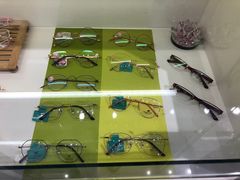 -提一眼镜·蔡司·依视路(小寨店)