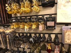 -九又四分之三站台哈利波特商店