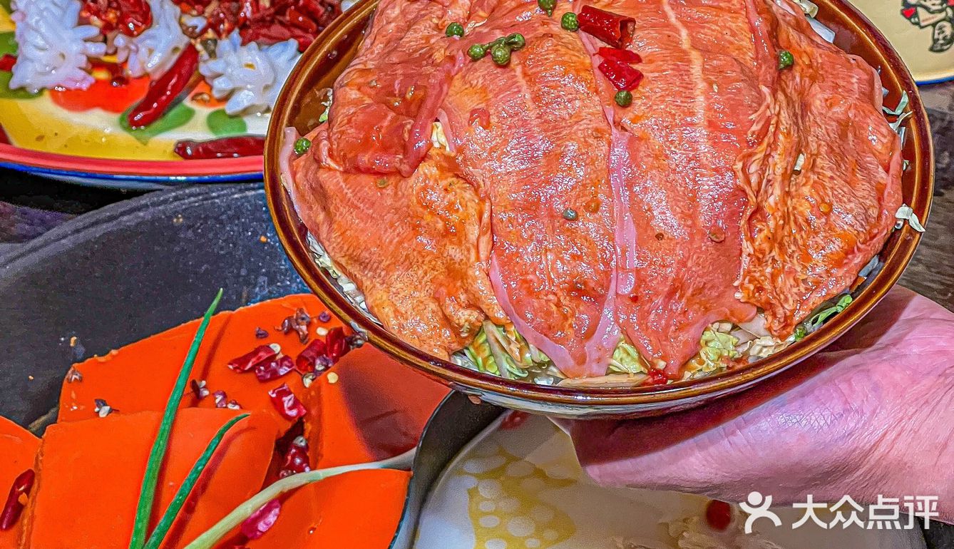 火爆全网🔥的笨姐居民楼火锅义乌也有啦❗️❗️