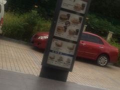 -麦当劳(友谊路得来速店)
