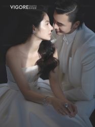 -雪中彩影婚纱摄影·微光艺术中心