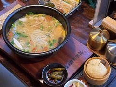 -银米·云南传统过桥米线(双廊黑金冠店)