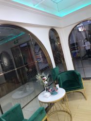 -BULB STUDIO 巴柏明星发型工作室