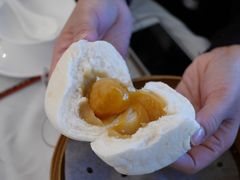 莲蓉咸蛋黄寿包-海天花园酒家