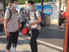 -武汉市武珞路中学