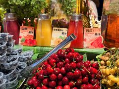 -雍容荟帝王蟹活龙虾展台自助(IFS黑金店)