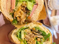 -Bánh Mì Huynh Hoa