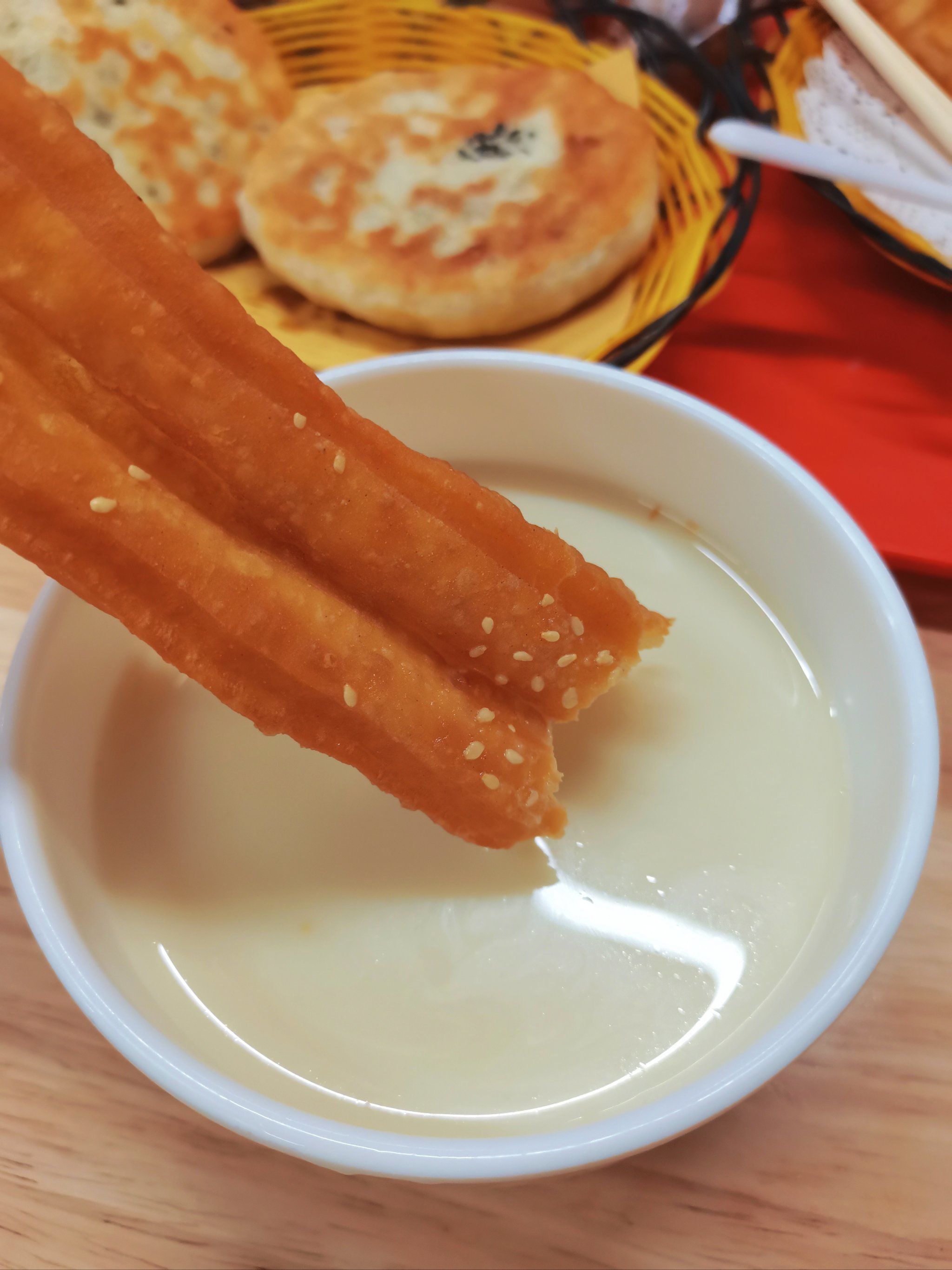 必尝!早市的油条火烧豆腐脑