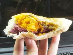 蛋黄肉松双薯软欧包-欢牛蛋糕屋(城西店)