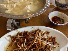 -石磨豆花家常菜·牦牛排土火锅