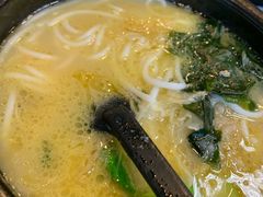 -灵芝妹子海鲜米线(香炉礁山姆店)