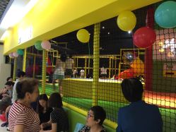 -蹦蹦跳跳(新奥购物中心店)