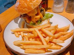 经典大汉堡-The Diner X餐厅(青岛万象城店)