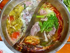 白汤红汤鸳鸯锅底-龙大头庖汤店