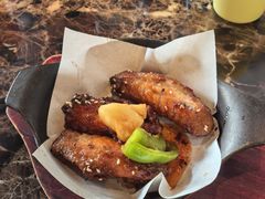 港式黑白芝麻菠萝鸡翅-Lets burger非常汉堡·环球风味(蓝色港湾店)