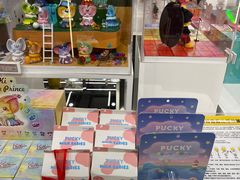 -泡泡玛特POPMART(侨福芳草地店)