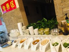 自助调料区-大众美蛙鱼头(民心佳园总店)